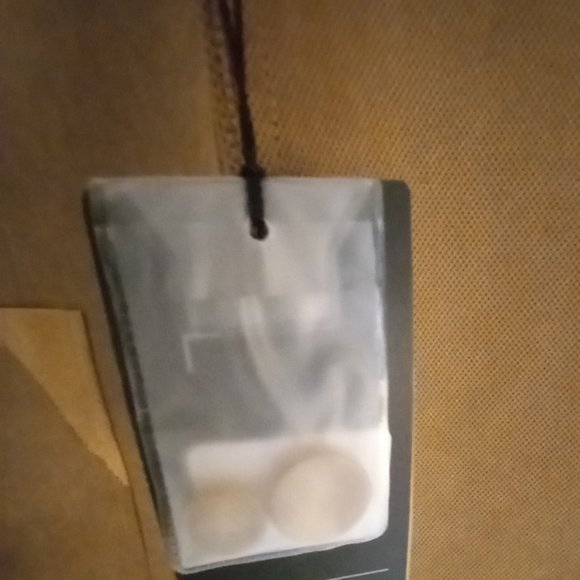 Elegant, Brand New, Laisition, size 40 R - Picture 3 of 6